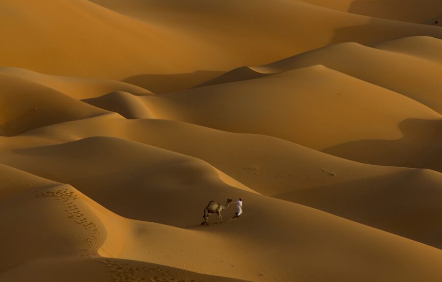 أثرٌ على الرمل